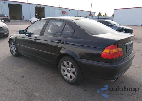 2004 BMW 325Xi z USA, uszkodzony, nr VIN WBAEU334X4PF61636